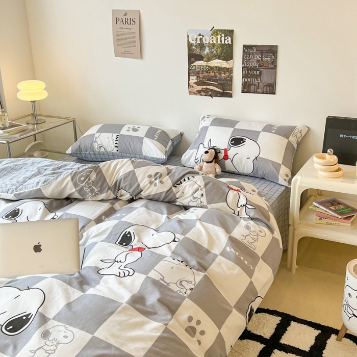 91家纺网 家纺一手货源 找家纺 昔可家纺2022新款正版授权史努比全棉四件套 灰格史努比