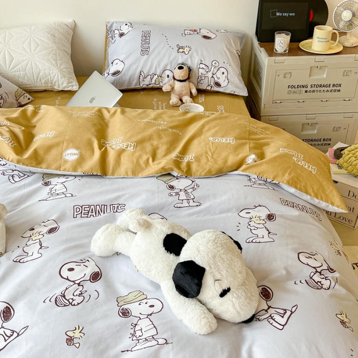 91家纺网 家纺一手货源 找家纺 昔可家纺2022新款正版授权史努比全棉四件套 灰色幻想