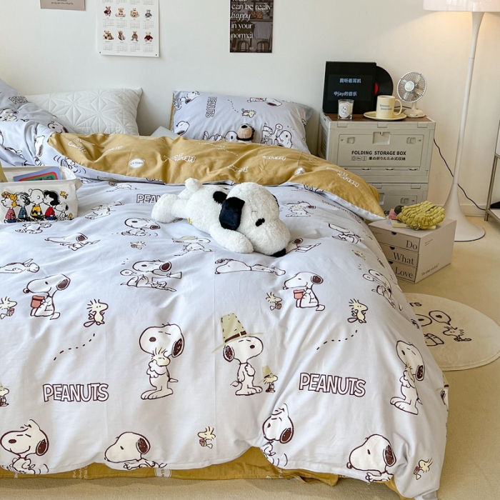 91家纺网 家纺一手货源 找家纺 昔可家纺2022新款正版授权史努比全棉四件套 灰色幻想