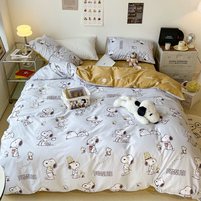 91家纺网 家纺一手货源 找家纺 昔可家纺2022新款正版授权史努比全棉四件套 灰色幻想