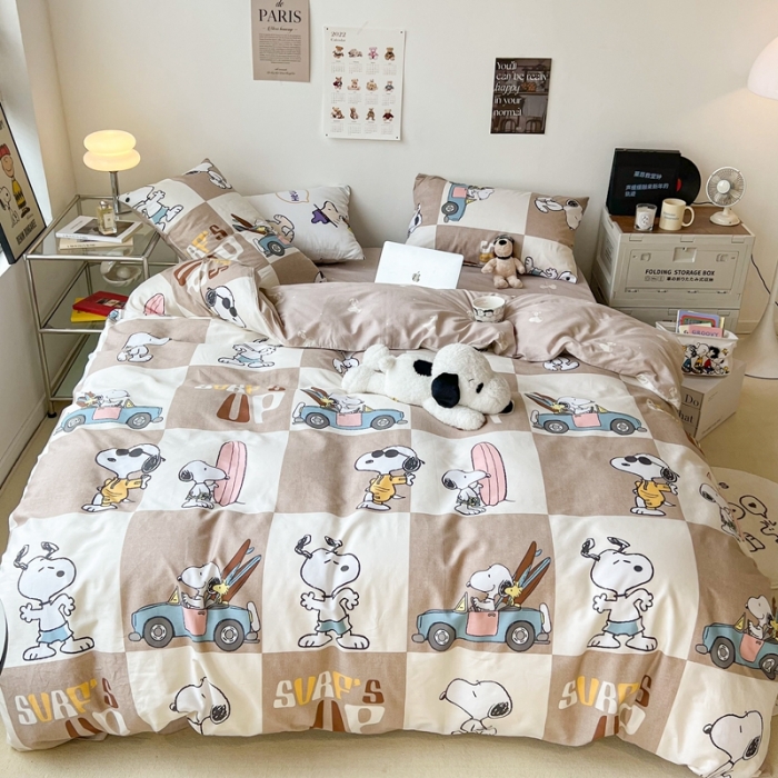 91家纺网 家纺一手货源 找家纺 昔可家纺2022新款正版授权史努比全棉四件套 假期旅行咖