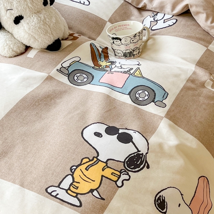 91家纺网 家纺一手货源 找家纺 昔可家纺2022新款正版授权史努比全棉四件套 假期旅行咖