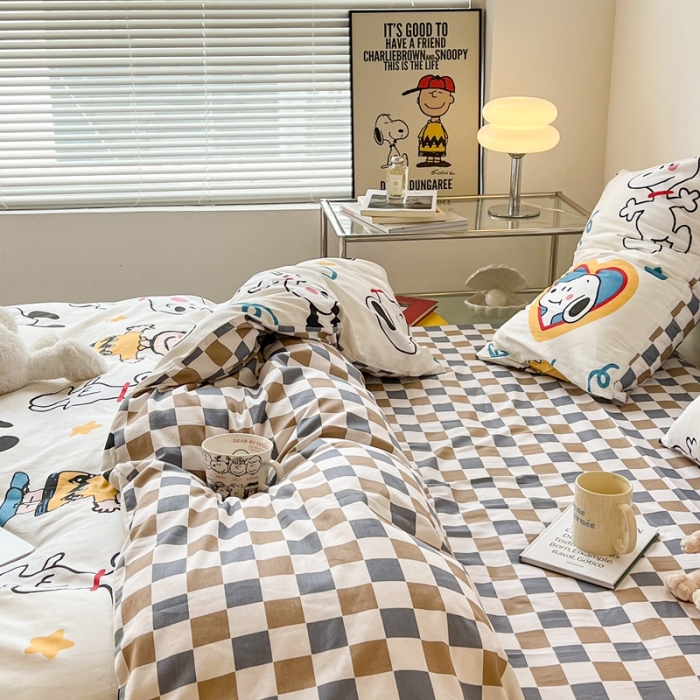 91家纺网 家纺一手货源 找家纺 昔可家纺2022新款正版授权史努比全棉四件套 小玩伴白