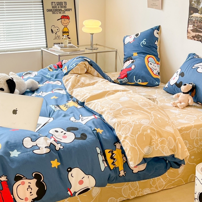 91家纺网 家纺一手货源 找家纺 昔可家纺2022新款正版授权史努比全棉四件套 小玩伴蓝