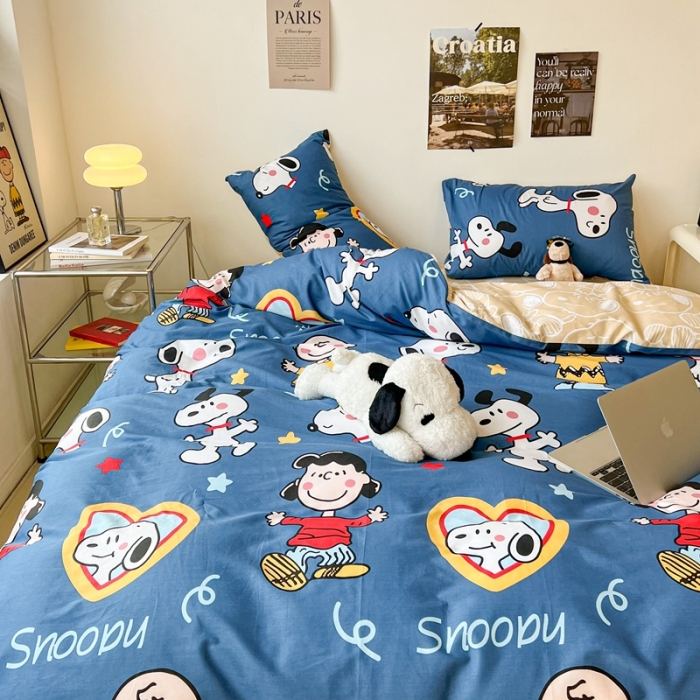 91家纺网 家纺一手货源 找家纺 昔可家纺2022新款正版授权史努比全棉四件套 小玩伴蓝