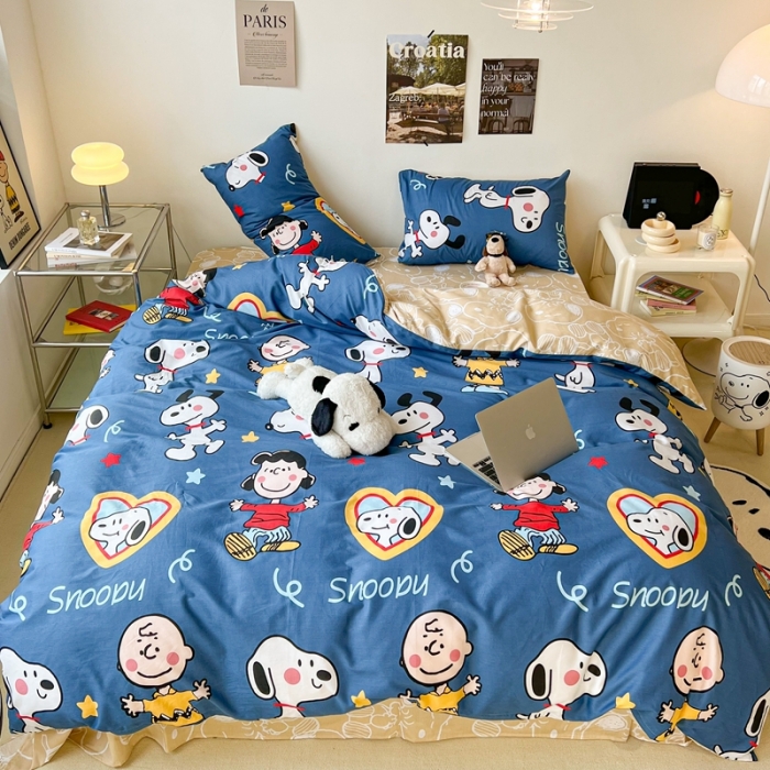 91家纺网 家纺一手货源 找家纺 昔可家纺2022新款正版授权史努比全棉四件套 小玩伴蓝