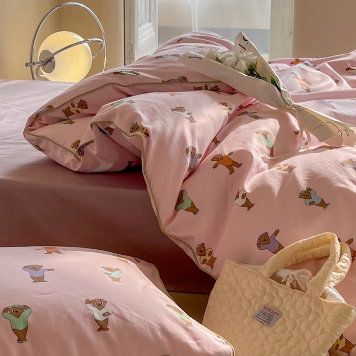 91家纺网 家纺一手货源 找家纺 汇庭 2022新款长绒棉印花学生春秋被 本草熊