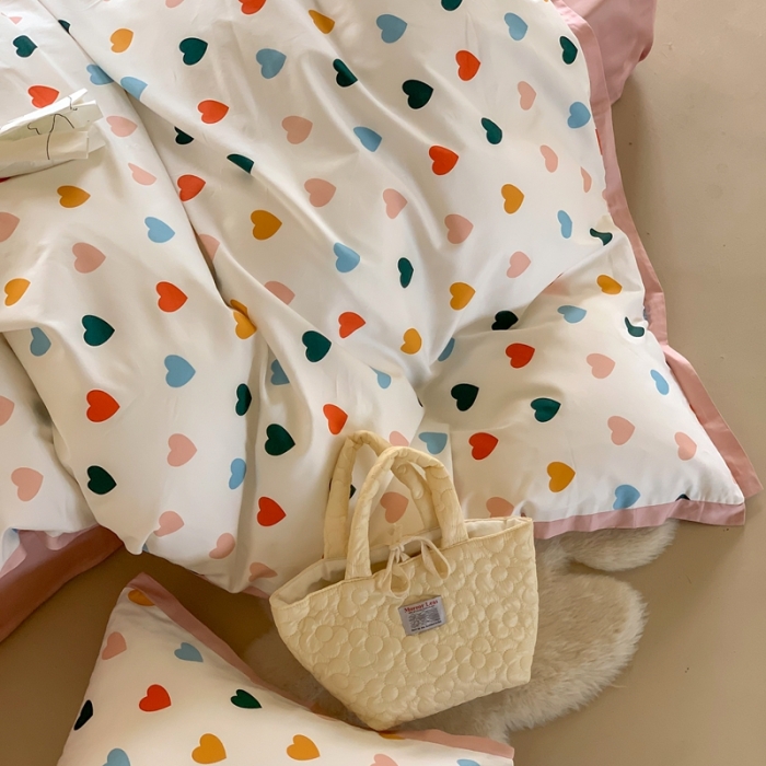 91家纺网 家纺一手货源 找家纺 汇庭 2022新款长绒棉印花学生春秋被 比心