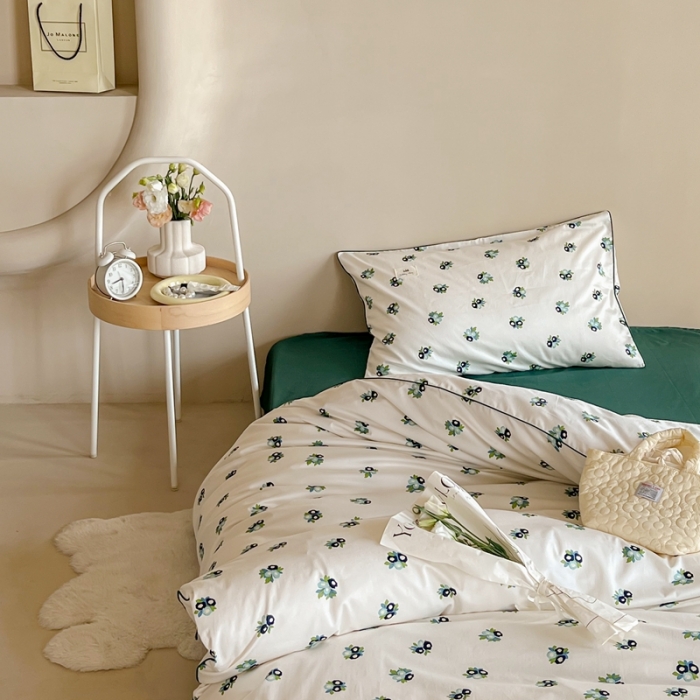 91家纺网 家纺一手货源 找家纺 汇庭 2022新款长绒棉印花学生春秋被 蓝莓花