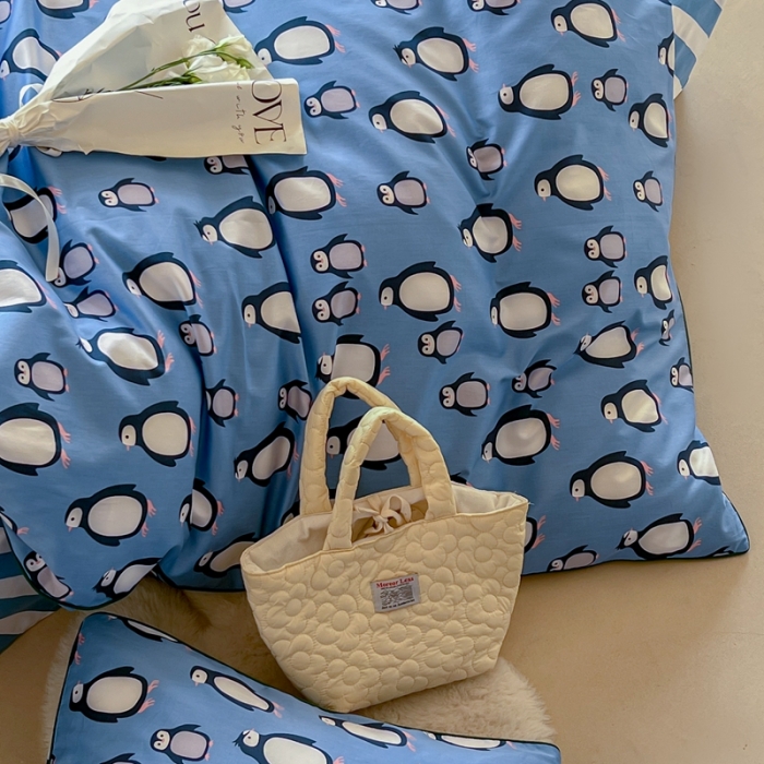 91家纺网 家纺一手货源 找家纺 汇庭 2022新款长绒棉印花学生春秋被 小企鹅