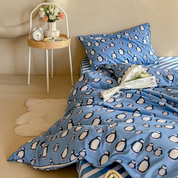 91家纺网 家纺一手货源 找家纺 汇庭 2022新款长绒棉印花学生春秋被 小企鹅
