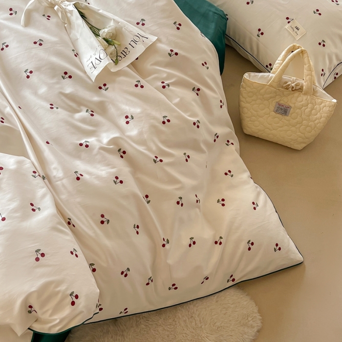 91家纺网 家纺一手货源 找家纺 汇庭 2022新款长绒棉印花学生春秋被 小樱桃