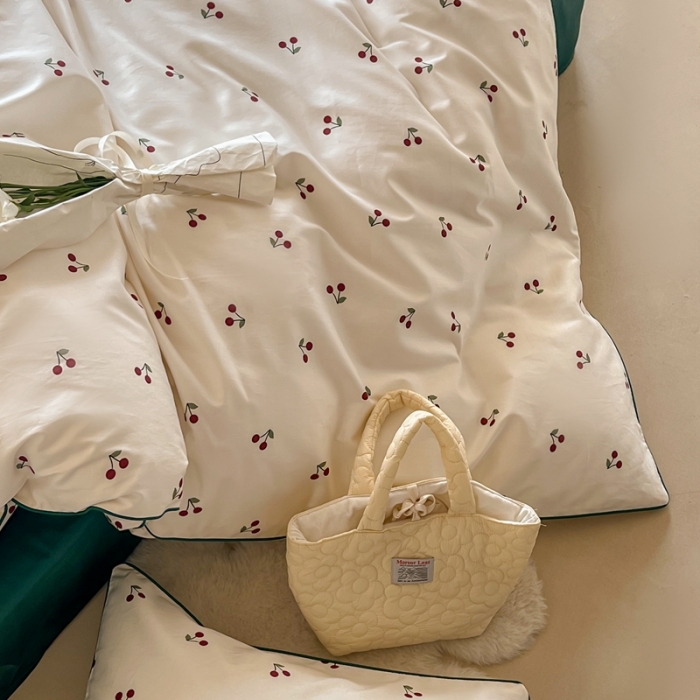 91家纺网 家纺一手货源 找家纺 汇庭 2022新款长绒棉印花学生春秋被 小樱桃