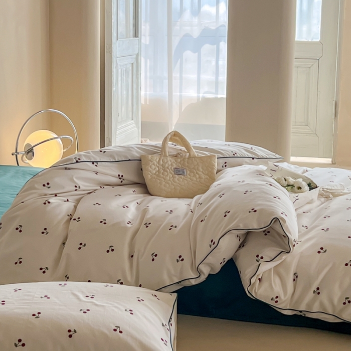 91家纺网 家纺一手货源 找家纺 汇庭 2022新款长绒棉印花学生春秋被 小樱桃