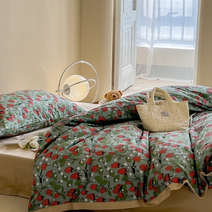 91家纺网 家纺一手货源 找家纺 汇庭 2022新款长绒棉印花学生春秋被 芝士草莓