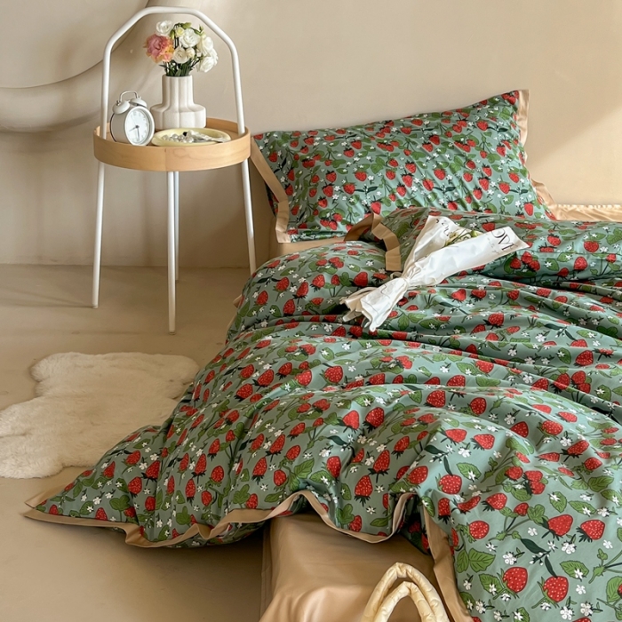 91家纺网 家纺一手货源 找家纺 汇庭 2022新款长绒棉印花学生春秋被 芝士草莓