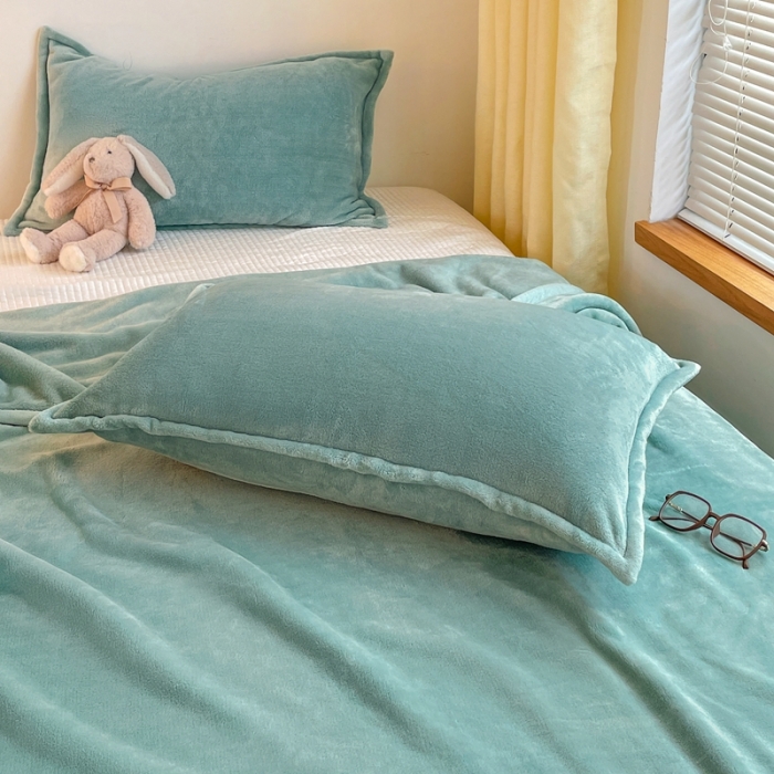 91家纺网 家纺一手货源 找家纺 （总）雅萱家纺 2022新款纯色牛奶绒多功能毛毯