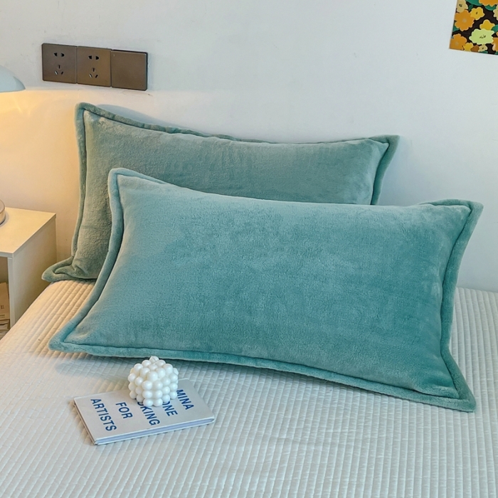 91家纺网 家纺一手货源 找家纺 雅萱家纺 2022新款纯色牛奶绒多功能毛毯 百合绿