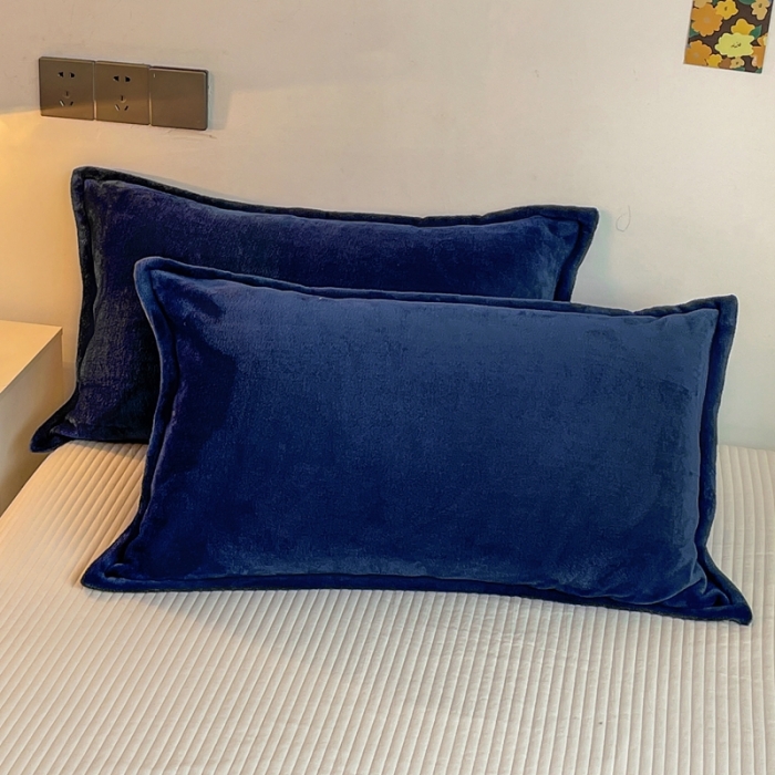 91家纺网 家纺一手货源 找家纺 雅萱家纺 2022新款纯色牛奶绒多功能毛毯 宝石蓝