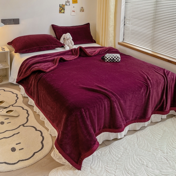 91家纺网 家纺一手货源 找家纺 雅萱家纺 2022新款纯色牛奶绒多功能毛毯 酒红