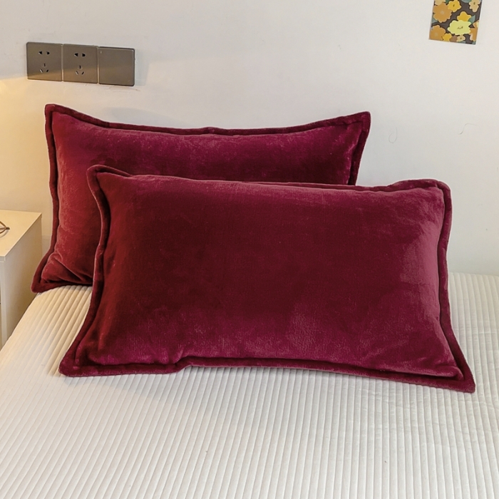 91家纺网 家纺一手货源 找家纺 雅萱家纺 2022新款纯色牛奶绒多功能毛毯 酒红