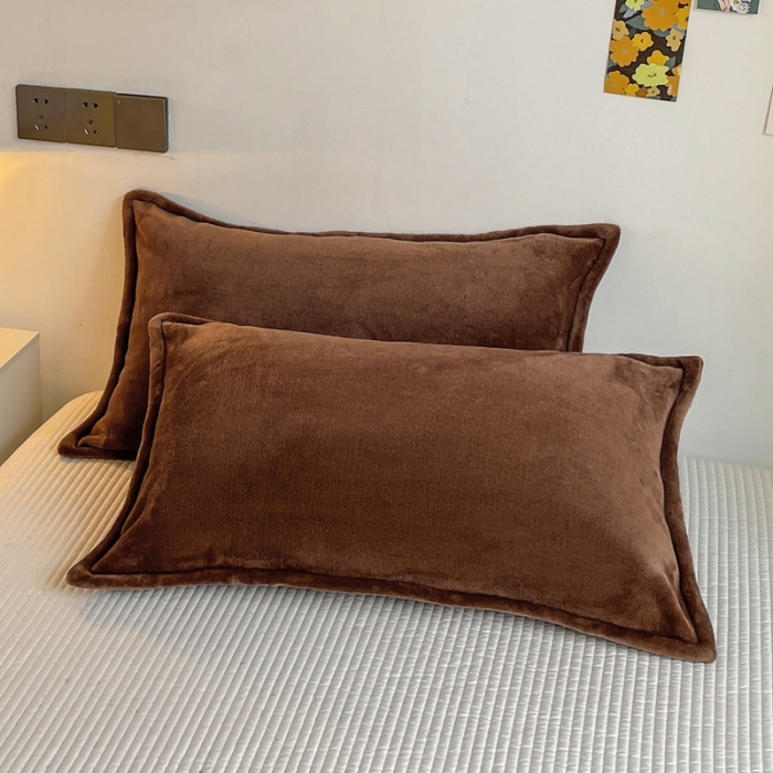 91家纺网 家纺一手货源 找家纺 雅萱家纺 2022新款纯色牛奶绒多功能毛毯 咖啡