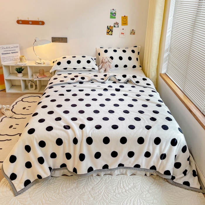 91家纺网 家纺一手货源 找家纺 雅萱家纺 2022新款印花云貂绒毛毯 白波点