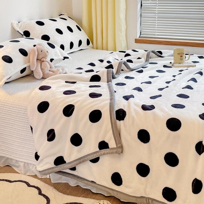 91家纺网 家纺一手货源 找家纺 雅萱家纺 2022新款印花云貂绒毛毯 白波点