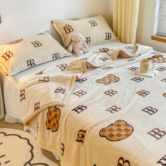 91家纺网 家纺一手货源 找家纺 雅萱家纺 2022新款印花云貂绒毛毯 宝莉熊