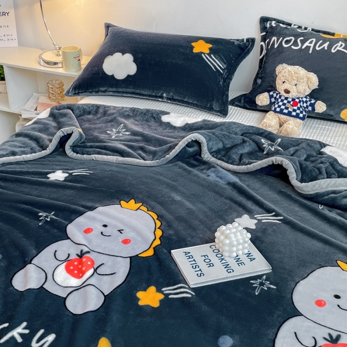 91家纺网 家纺一手货源 找家纺 雅萱家纺 2022新款印花云貂绒毛毯 草莓恐龙