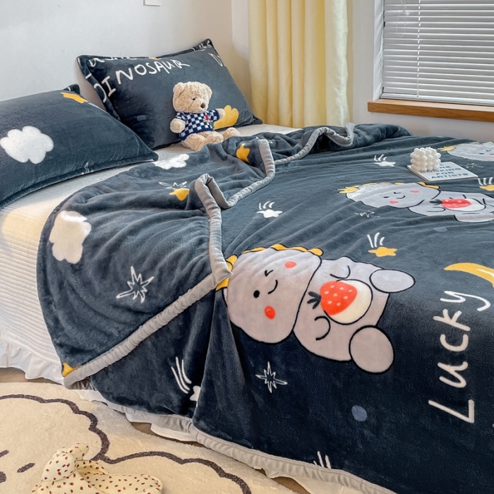 91家纺网 家纺一手货源 找家纺 雅萱家纺 2022新款印花云貂绒毛毯 草莓恐龙