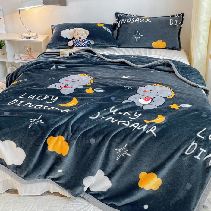 91家纺网 家纺一手货源 找家纺 雅萱家纺 2022新款印花云貂绒毛毯 草莓恐龙