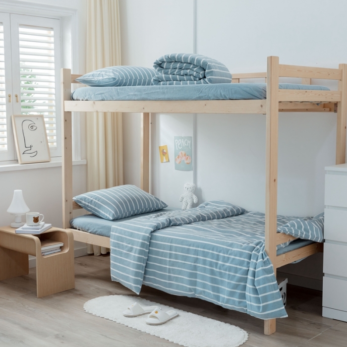 91家纺网 家纺一手货源 找家纺 梦享生活家居 2022新款水洗棉上下铺三件套 浅蓝宽条