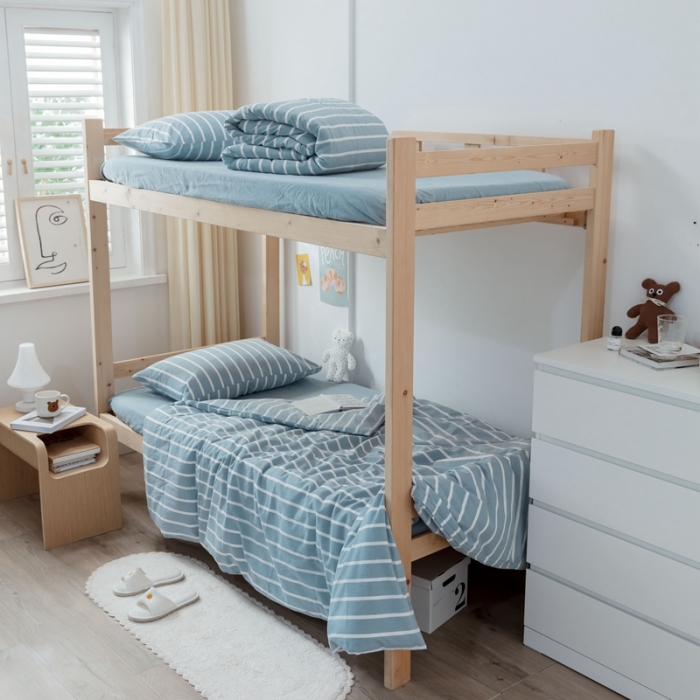 91家纺网 家纺一手货源 找家纺 梦享生活家居 2022新款水洗棉上下铺三件套 浅蓝宽条