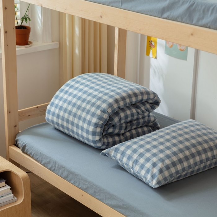 91家纺网 家纺一手货源 找家纺 梦享生活家居 2022新款水洗棉上下铺三件套 晓月格蓝