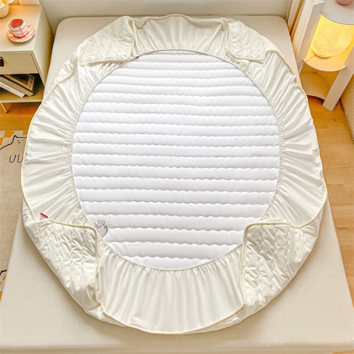 91家纺网 家纺一手货源 找家纺 鑫钰 2023新款迪士尼全棉色织刺绣床笠 草莓熊