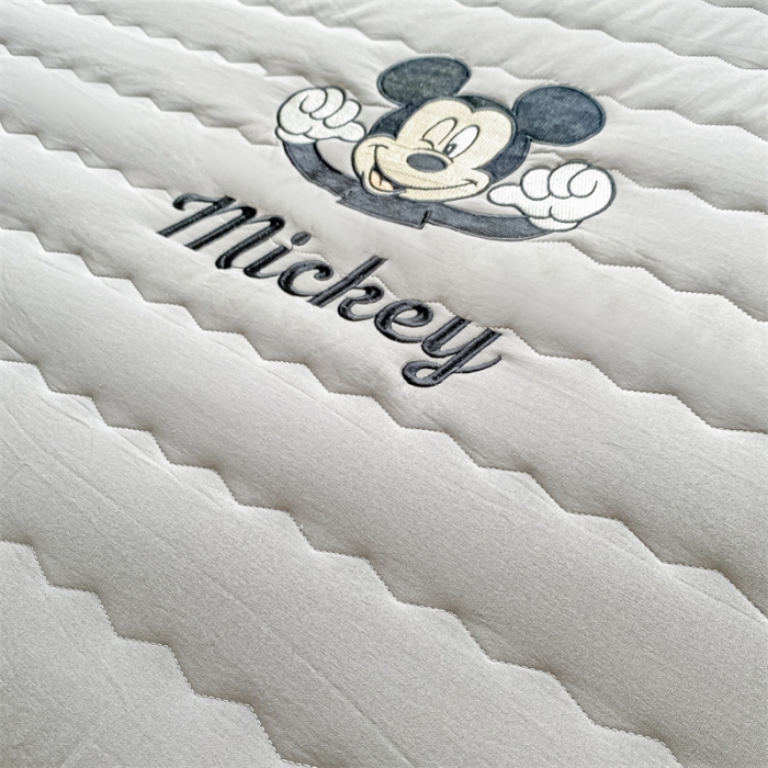 91家纺网 家纺一手货源 找家纺 鑫钰 2023新款迪士尼全棉色织刺绣床笠 快乐米奇