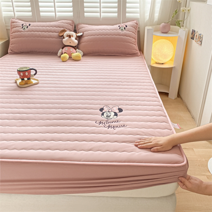 91家纺网 家纺一手货源 找家纺 鑫钰 2023新款迪士尼全棉色织刺绣床笠 米妮公主