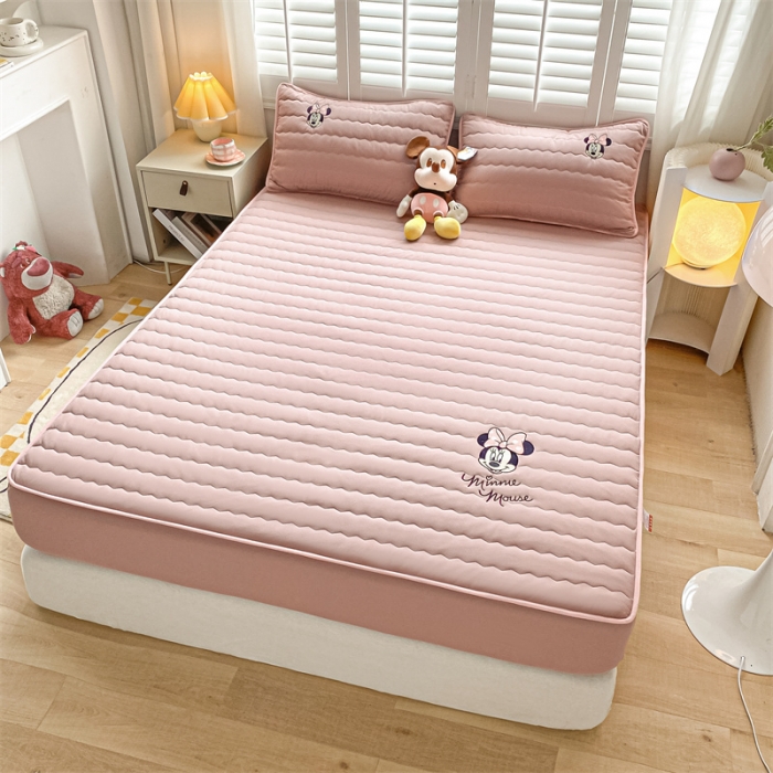 91家纺网 家纺一手货源 找家纺 鑫钰 2023新款迪士尼全棉色织刺绣床笠 米妮公主