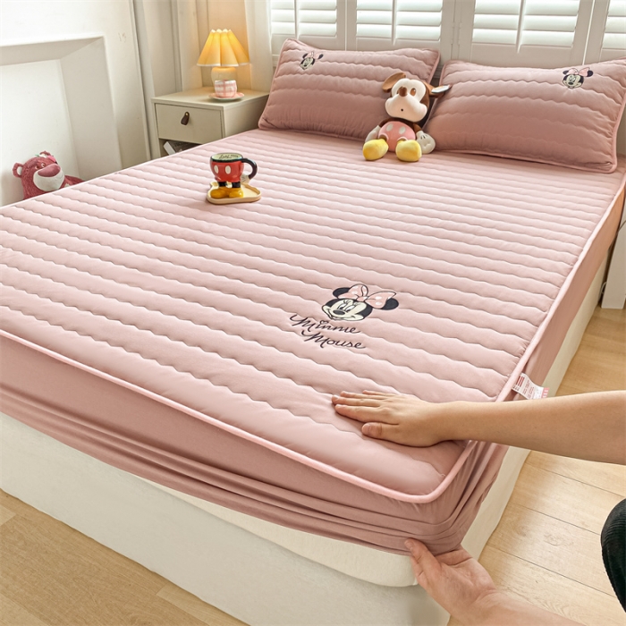 91家纺网 家纺一手货源 找家纺 鑫钰 2023新款迪士尼全棉色织刺绣床笠 米妮公主