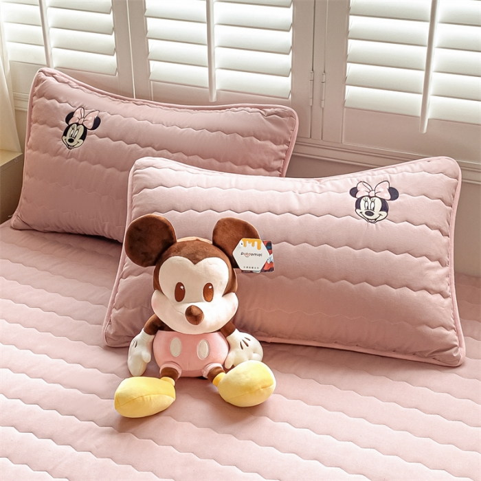 91家纺网 家纺一手货源 找家纺 鑫钰 2023新款迪士尼全棉色织刺绣床笠 米妮公主