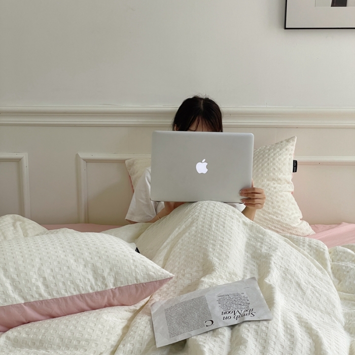 91家纺网 家纺一手货源 找家纺 梦享生活家居 2022新款华夫格四件套 奶昔双拼水粉