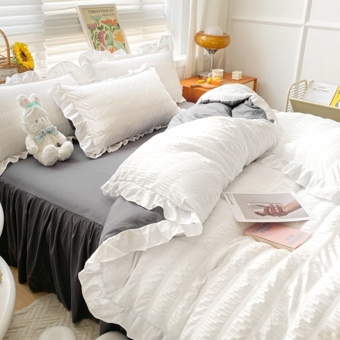 91家纺网 家纺一手货源 找家纺 慕澄家纺 2022新款韩版泡泡纱花边四件套（手机实拍） 梨花白+灰