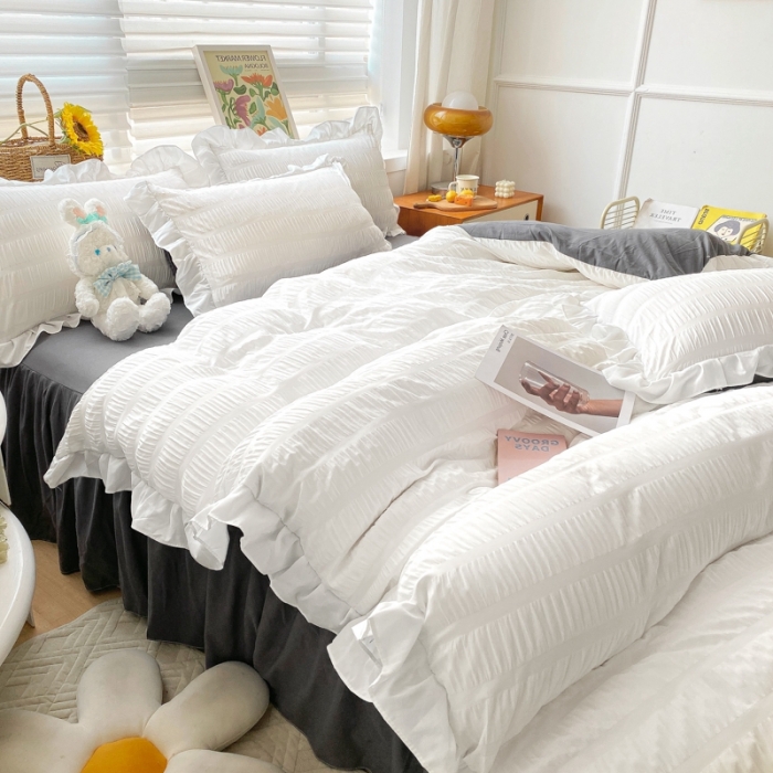 91家纺网 家纺一手货源 找家纺 慕澄家纺 2022新款韩版泡泡纱花边四件套（手机实拍） 梨花白+灰