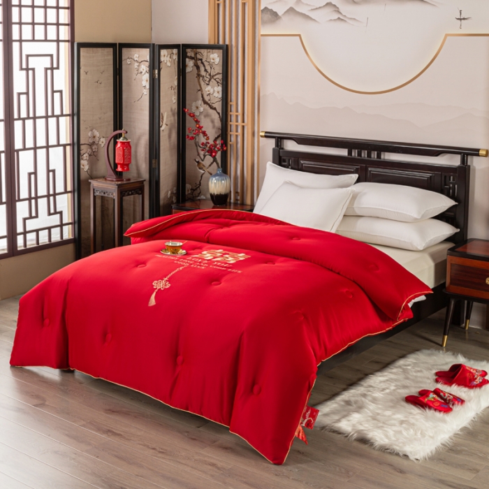 91家纺网 家纺一手货源 找家纺 壹张床 新款婚庆斜纹水洗棉绣花冬被大豆春秋被喜庆被大红被子 幸福喜嫁