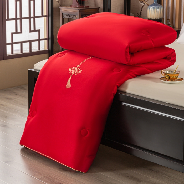 91家纺网 家纺一手货源 找家纺 壹张床 新款婚庆斜纹水洗棉绣花冬被大豆春秋被喜庆被大红被子 幸福喜嫁