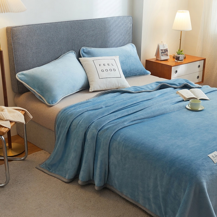 91家纺网 家纺一手货源 找家纺 丝幔 2025新款日式牛奶绒多功能毛毯三件套 宾利蓝