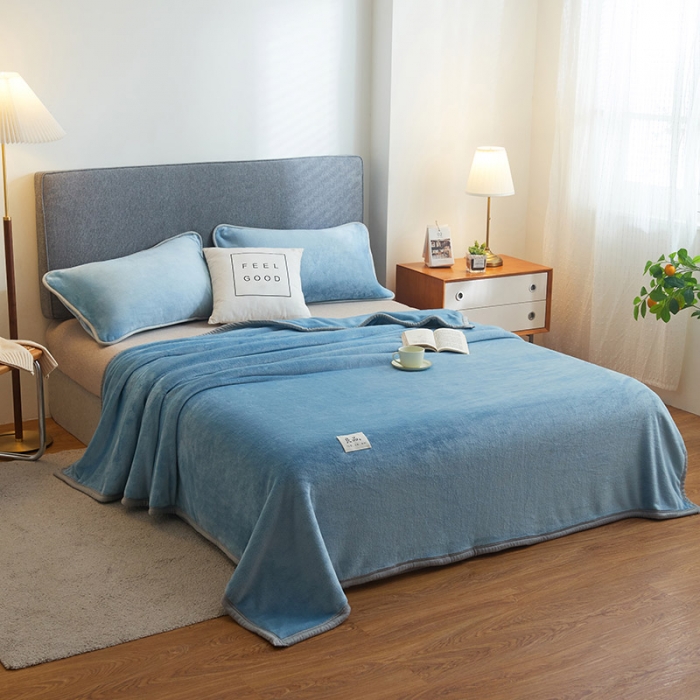 91家纺网 家纺一手货源 找家纺 丝幔 2025新款日式牛奶绒多功能毛毯三件套 宾利蓝