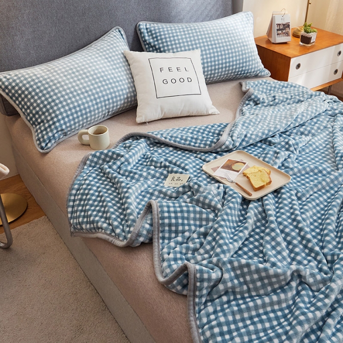 91家纺网 家纺一手货源 找家纺 丝幔 2025新款日式牛奶绒多功能毛毯三件套 蓝小格