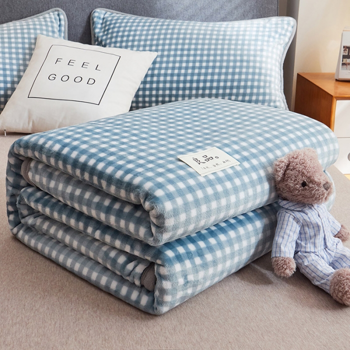 91家纺网 家纺一手货源 找家纺 丝幔 2025新款日式牛奶绒多功能毛毯三件套 蓝小格